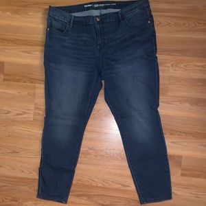 **PLUS SIZE OLD NAVY SKINNY JEANS**